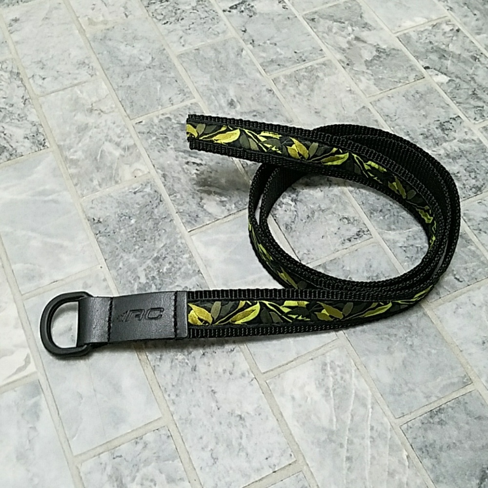 Black webbing belt w/leaf design